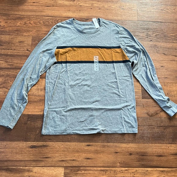 Old Navy Long sleeve  MENS XL - Picture 1 of 4